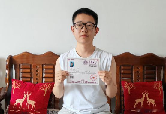 圆梦清华，他说“信心”最重要刘建池是恒一中学今年考入清华大学的学子之一，强基裸分