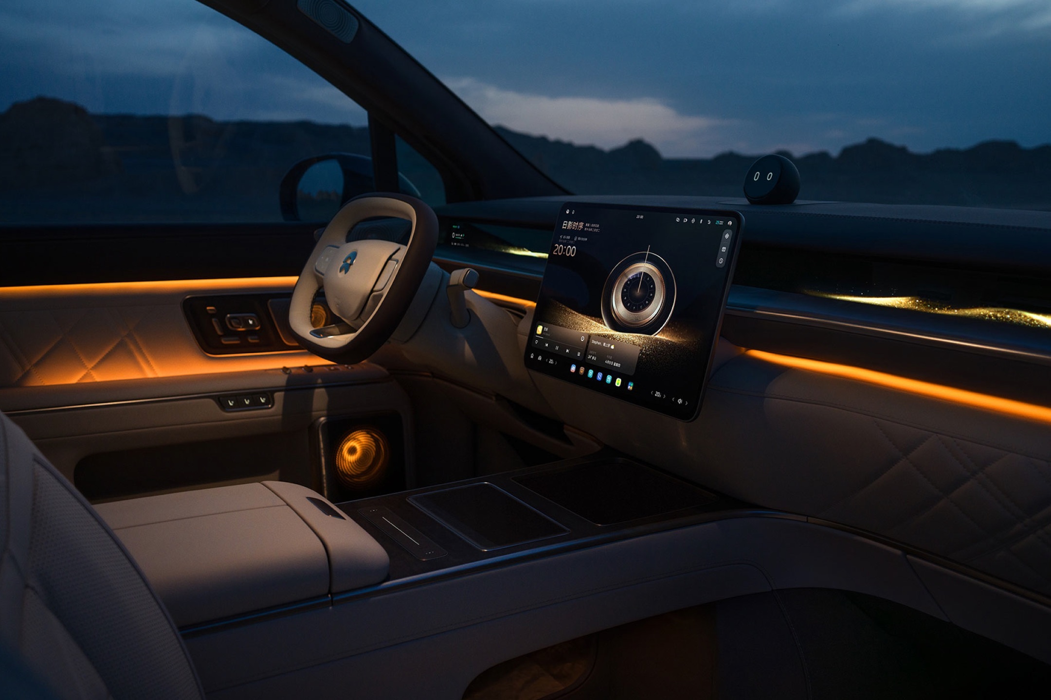 再来一波官图解析！电动踏板，不错哦，后面的踏板面很宽，老人小孩方便。ES9的 侧