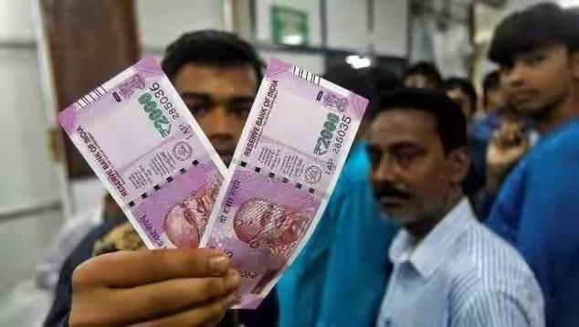 印度最终会是地球大患，不是印度有多大实力，而是印度无节制的生育。

印度现在至少