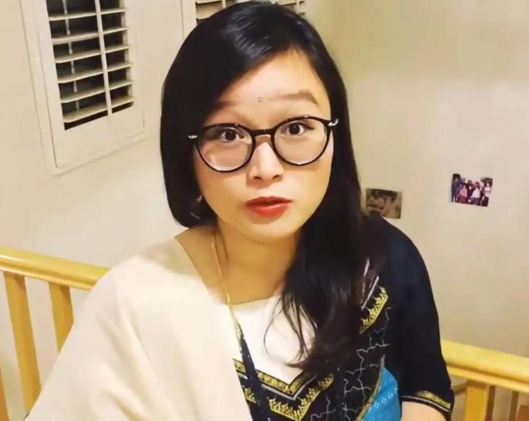 7月14日，一则关于郑墨沫的消息再次引发讨论。这位曾因远嫁印度受到关注的厦大毕业