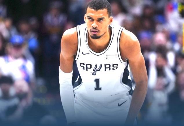 马刺怎么实现从落后19分到领先21分？

马刺上半场的落后源于衔接段对手有点准，