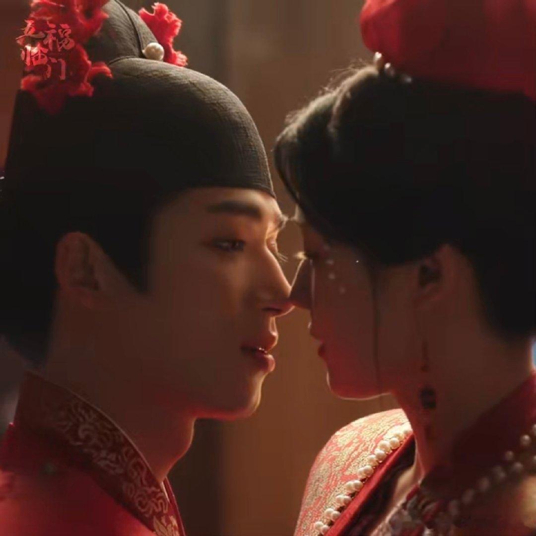 王星越卢昱晓五福临门大婚吻  王星越卢昱晓的CP感爆棚，大婚吻戏让人看得脸红心跳
