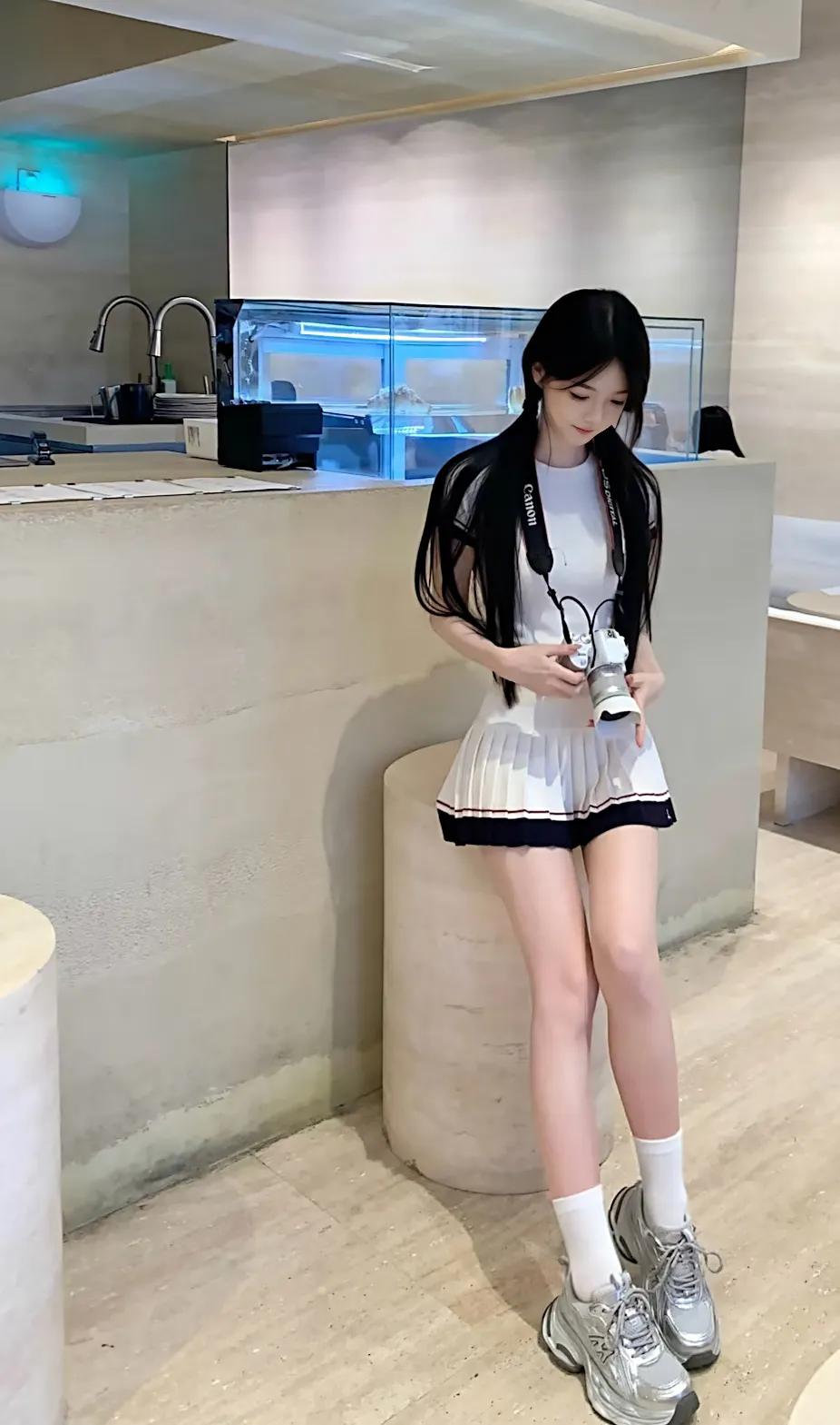 是的，农村是天然屏障，城市人口密集不利于防御，断水断电后果不堪设想。农村还可以自