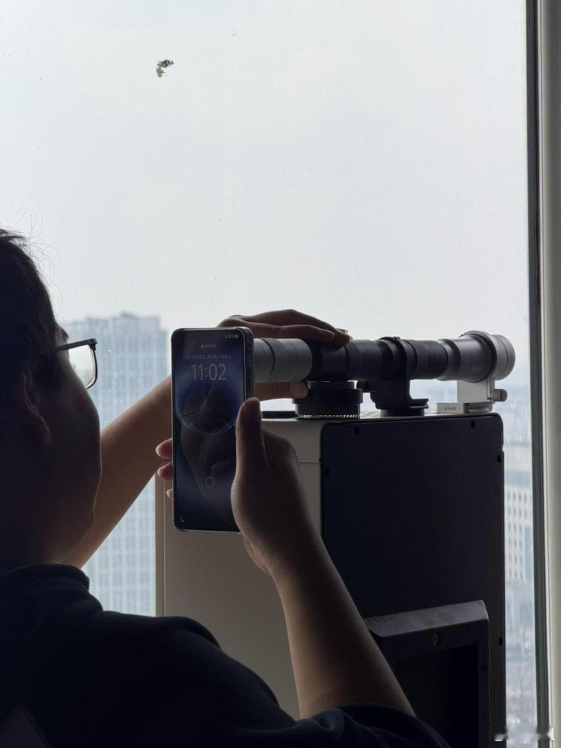 咱就说有这一套，多远都能拍清楚吧