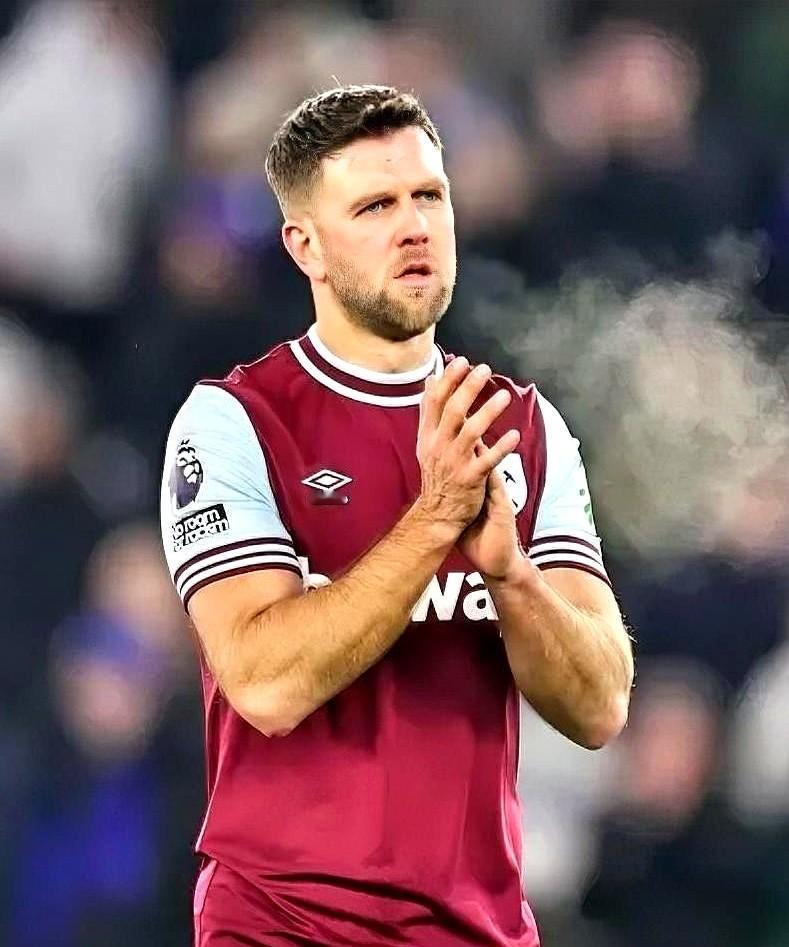 米兰锋线引援这事，这次好像真有谱了。

头号目标就是32岁的德国中锋菲尔克鲁格。