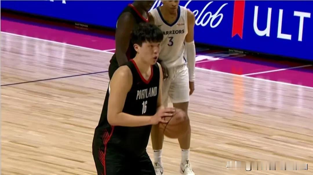 杨瀚森夏季联赛的第一场比赛能告诉我们这几个事实。
1、杨瀚森今天的表现能够撑起来