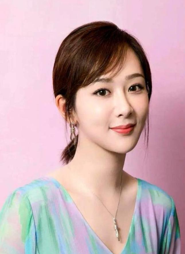 杨紫很难再结婚了。

不是32岁这个年纪有什么问题，也不是因为当年那碗胡辣汤闹得