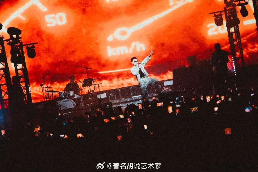 耳帝谈弹壳小白Forever唏嘘大于感动说唱巅峰对决2026 弹壳小白演唱《Fo