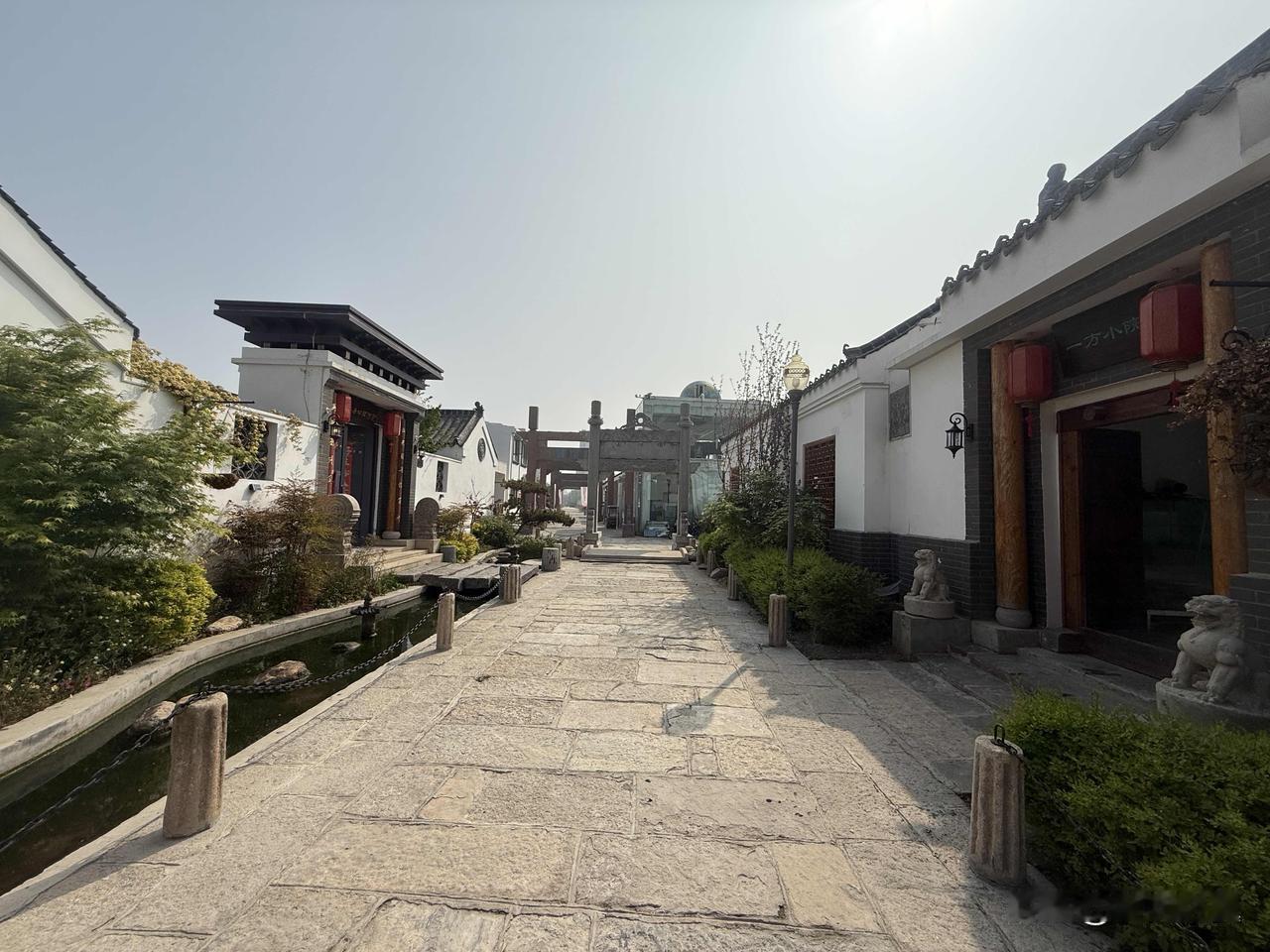 【小对联】
上：赴宴；
下：……？