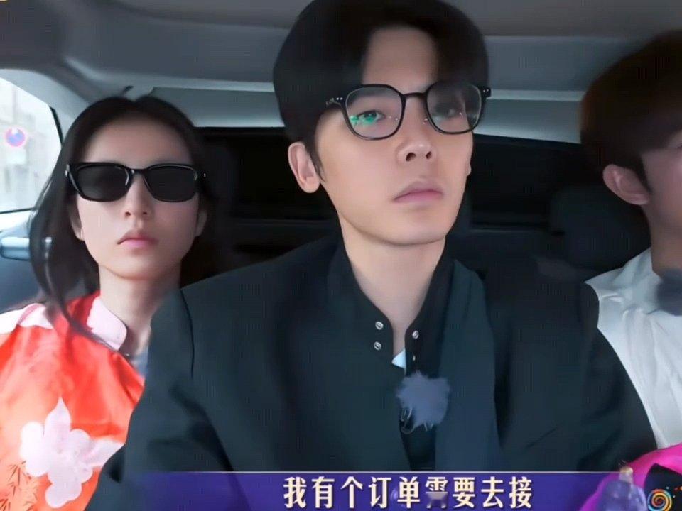 侯明昊又当翻译又当导游又当苦力给侯明昊累成当地人了侯明昊又当翻译又当导游又当苦力