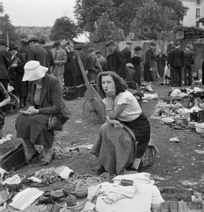 1941年法国巴黎的跳蚤市场 