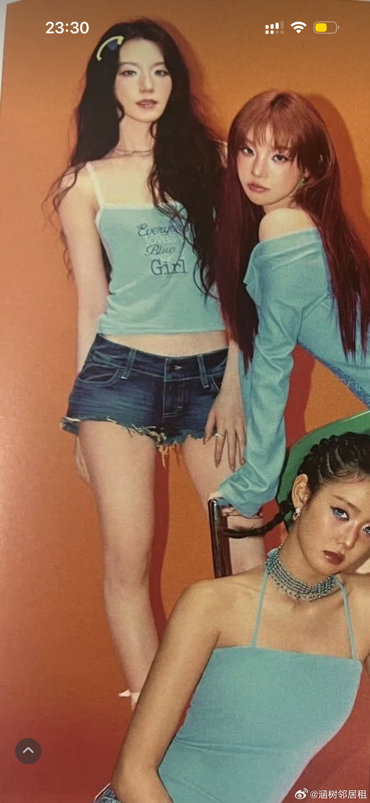 同一套杂志里出现了和小时候几乎完全没有变化的舒华和很少见到的做了如此kpop风格
