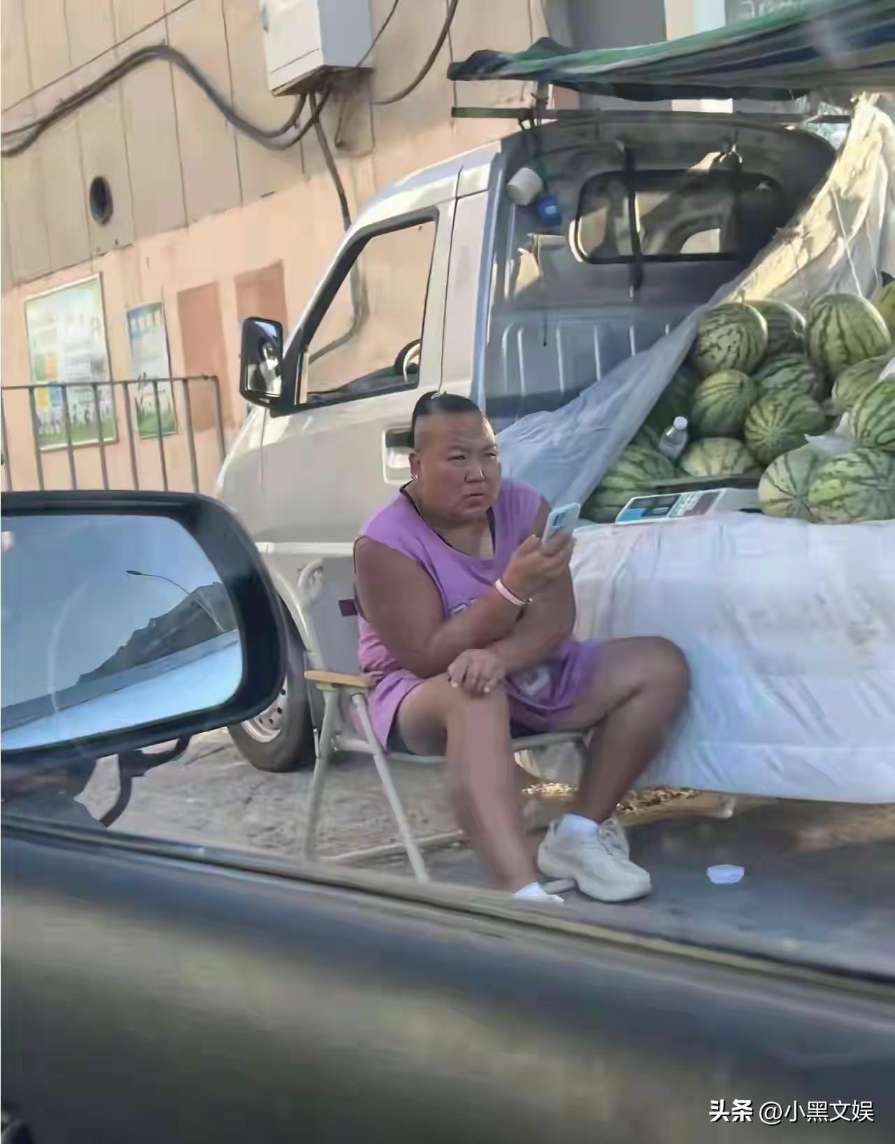 卖了一天西瓜的大姐始终没想明白，为什么就没人买她的瓜？