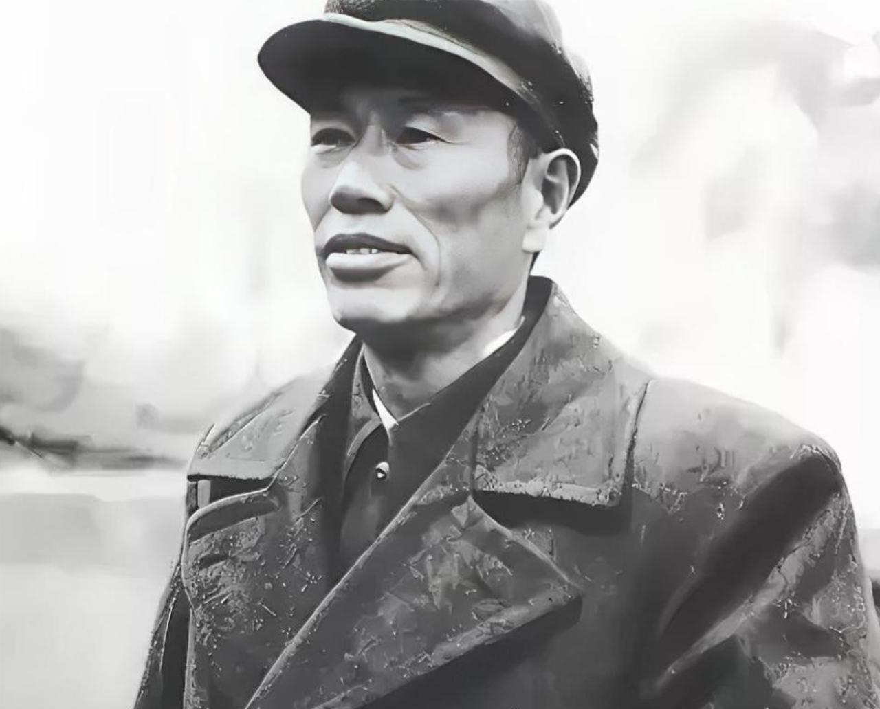 1973年发生在成都军区的一次会议上的真实事件，展现了秦基伟对老首长邓华的敬重与
