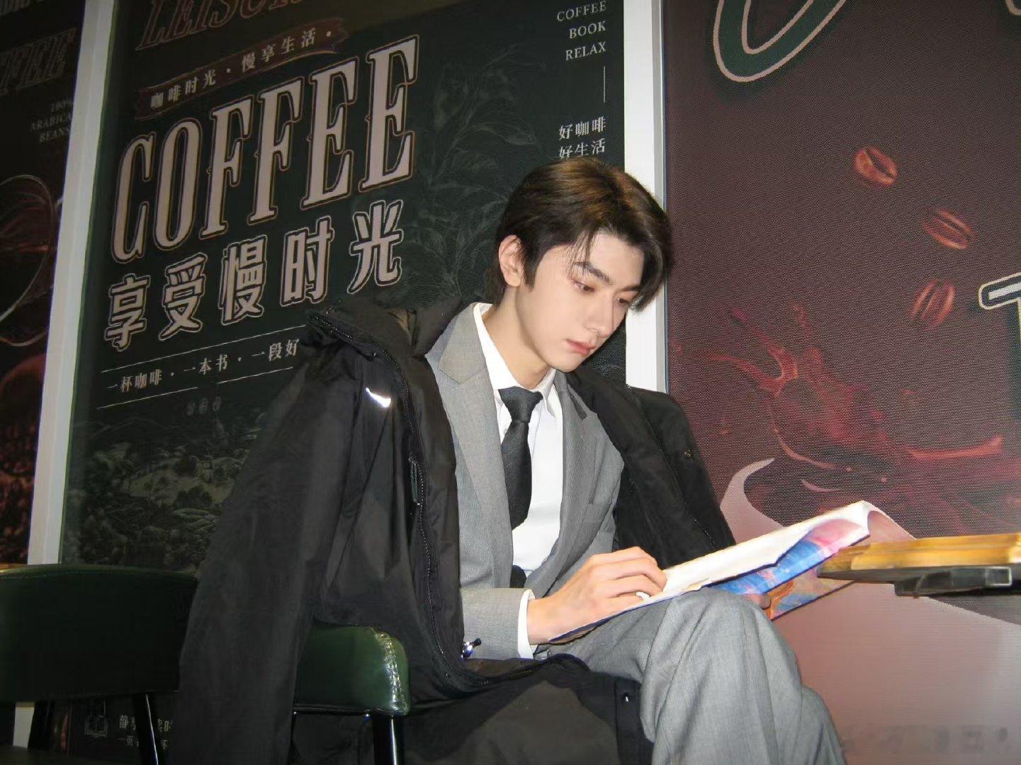 孙怡问林一上过热搜吗不想睡的星期五 小老怡攻击力名场面上线，林一读字卡聊热搜，孙