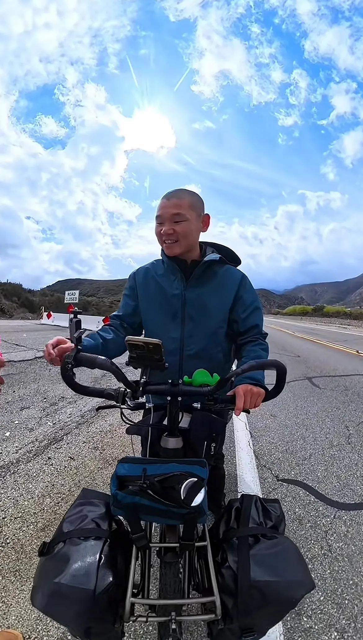 谁知道湖，每天骑的那个自行车🚲是哪个牌子的，中国有卖的吗自行车牌子 大牌自行车