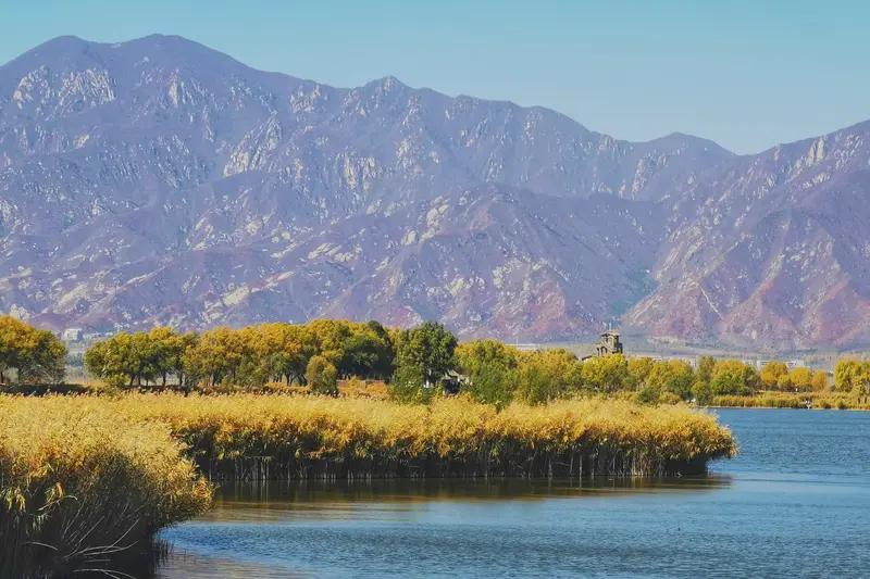 看到“一山一水一风景”这个上联，我觉得挺妙的，“一”字反复使用，勾勒出简洁又唯美