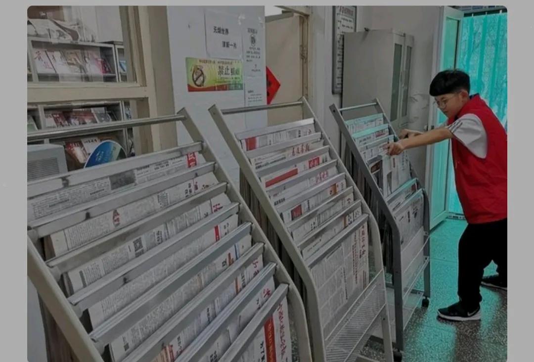 报纸已无人问津吗？报社还在大量印刷吗？到底是谁还在看？
这个问题实际上揭示了一个