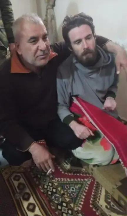 朱拉尼说没有美国的支持，而他言与行，完全不一致。

12月12日，叙利亚反叛军在