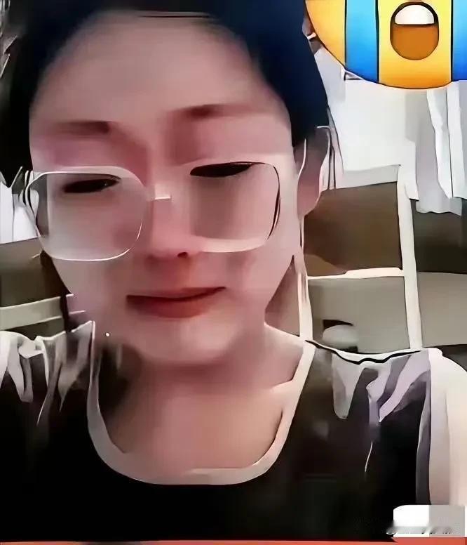 然而，这样的“苦”真的值得我们如此声讨吗？在这个物质丰富、信息爆炸的时代，似乎每