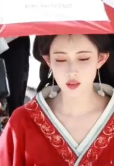 最想逃离的地方：夏天的横店热得都已经不想睁开眼，是真的产生幻觉了横店女明星热得命