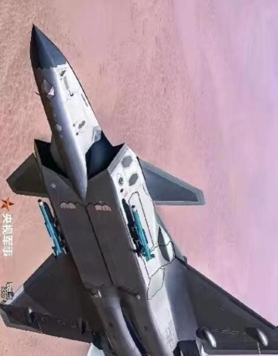 说个能戳破美国空军神话的残酷真相：理论上9架F22才能勉强击落1架不带无人僚机的