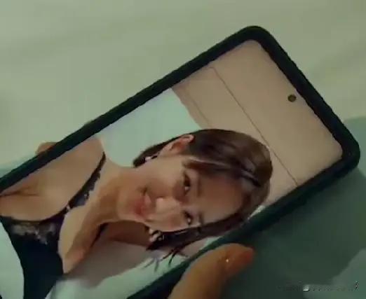 什么仇什么怨！陕西西安，一男子和妻子发生矛盾，为了泄愤，竟然偷偷将自己和妻子的隐