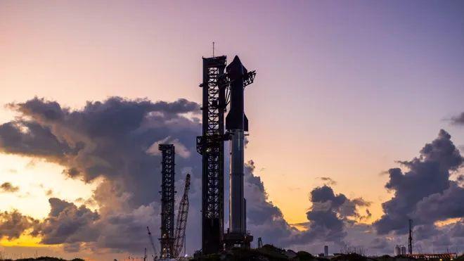 🇺🇸 SpaceX在佛罗里达海岸打造未来

在罗伯茨路，SpaceX 正在快