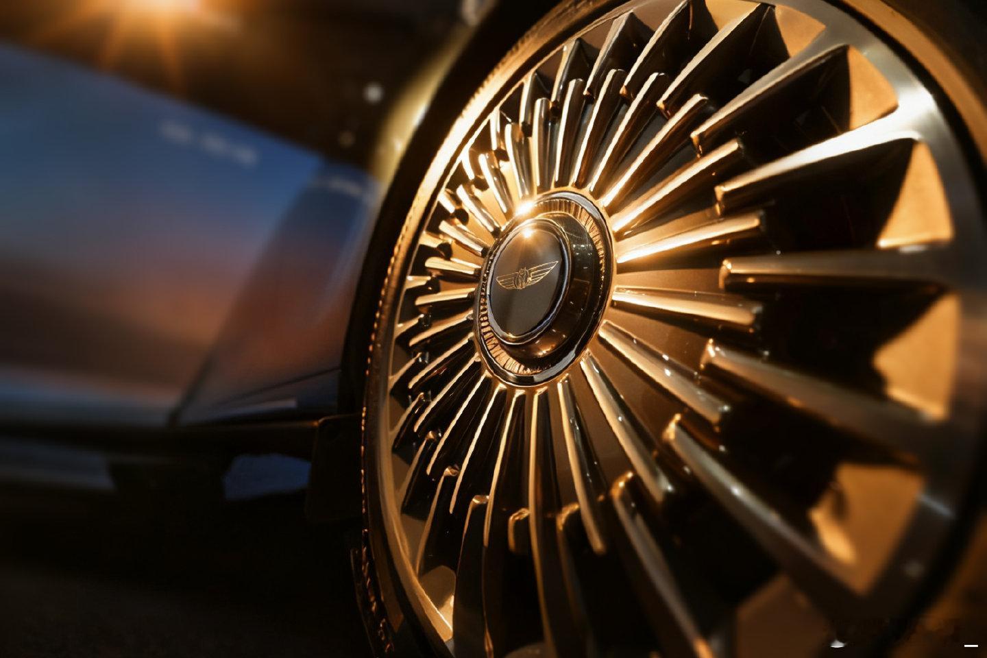 来银河展台溜达溜达吉利银河的首款MPV，V900全球首秀属于是家用商用，双在线了