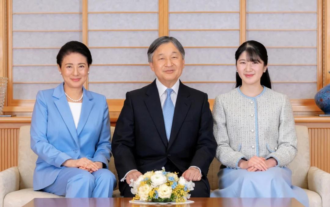天皇一家在广岛原子弹爆炸纪念日默哀
8月6日是广岛原子弹爆炸81周年，天皇一家在