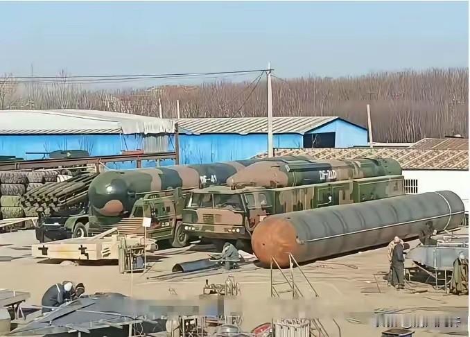 美国终于能“安枕无忧”了，原来中国的东风-41洲际导弹竟是这样的......
​