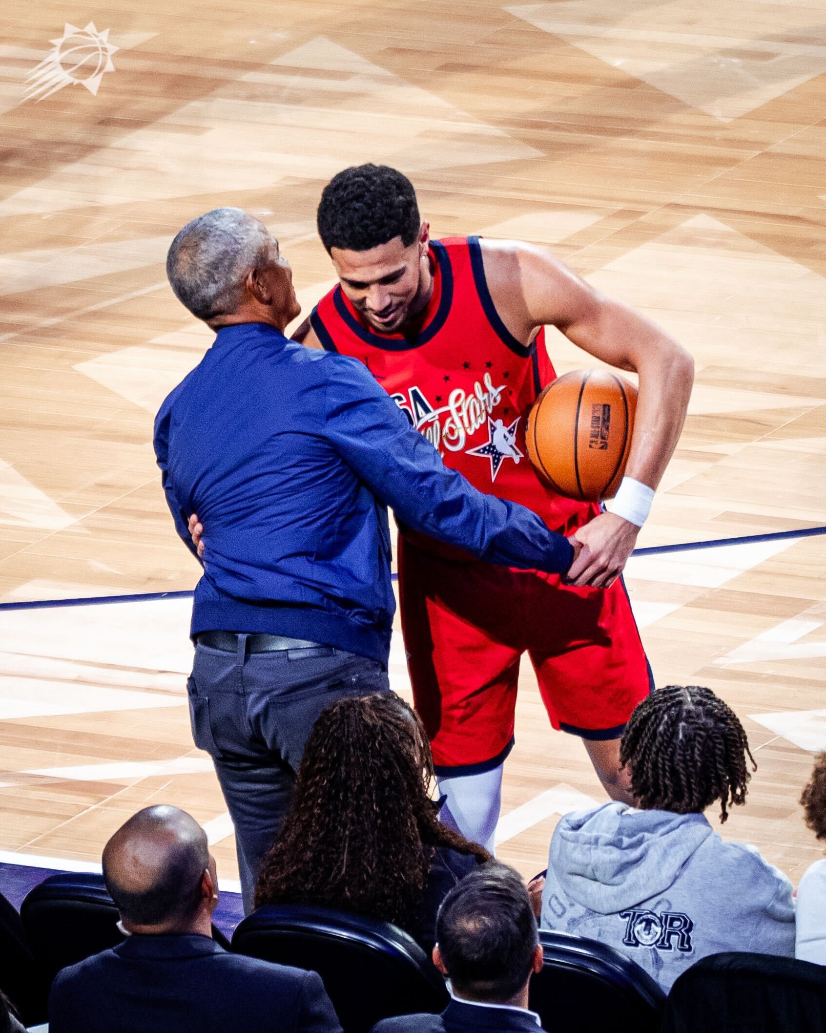 盲猜一下这是谁？提示： [🇺🇸]菲尼克斯太阳 ｜旭日东升