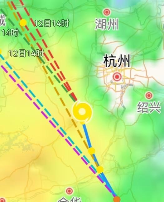 巴威对杭州过于友好。。。
周围都是云和风，但就是绕开了杭州，现在外面无风也无雨[