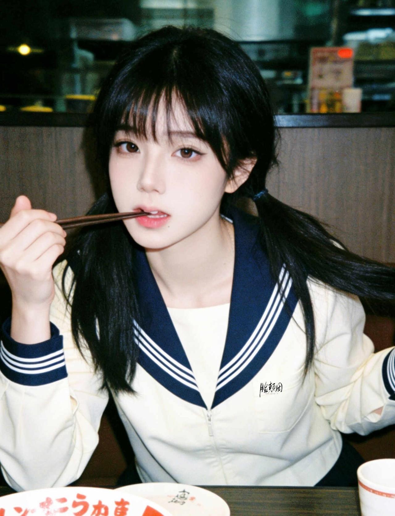 经常请吃饭的漂亮姐姐
我老婆我女儿我妹妹王橹杰 泥塑