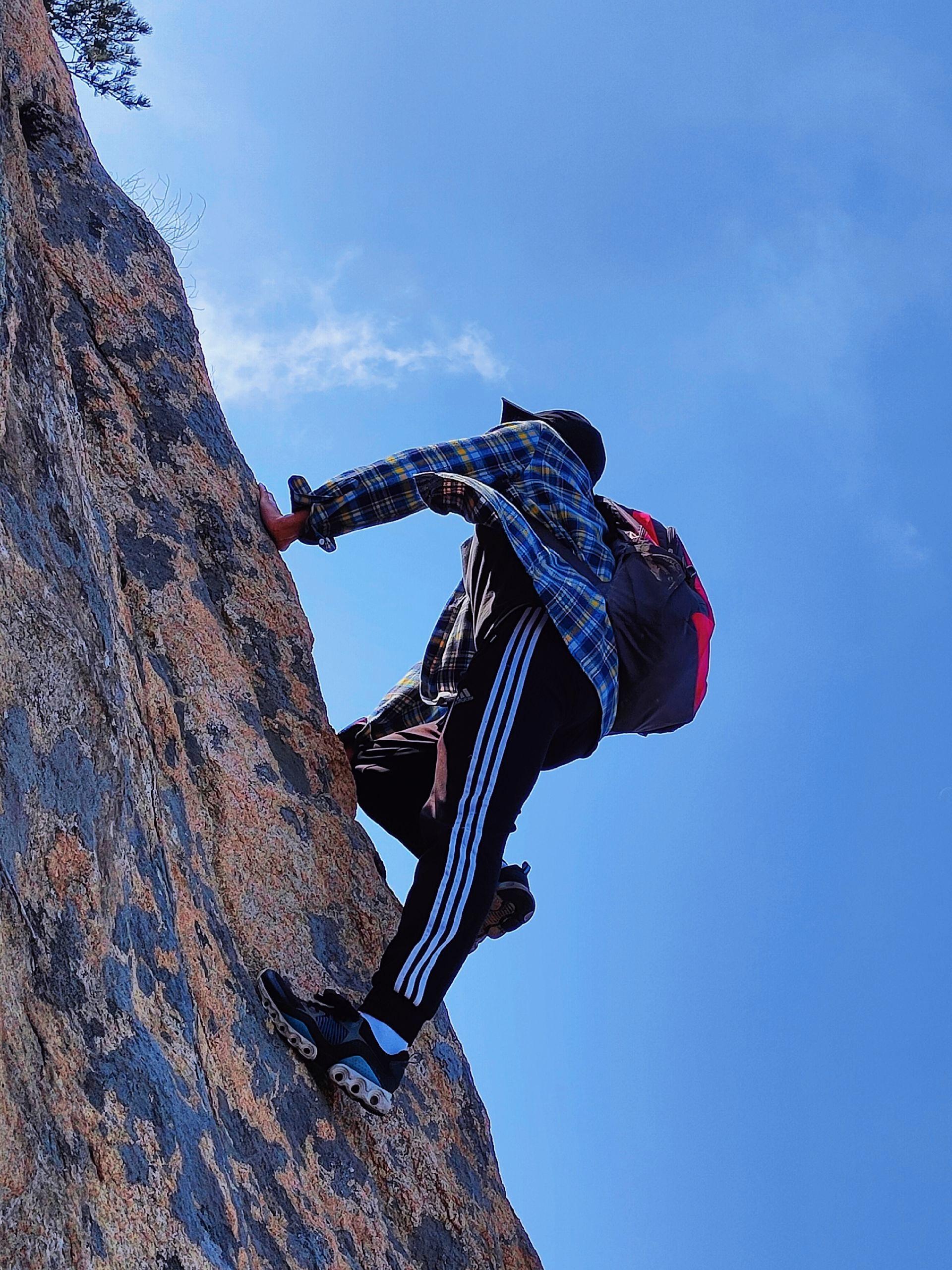 人到中年应该明白，没有任何人把你变得越来越好，之所以能变好，皆因你一次...