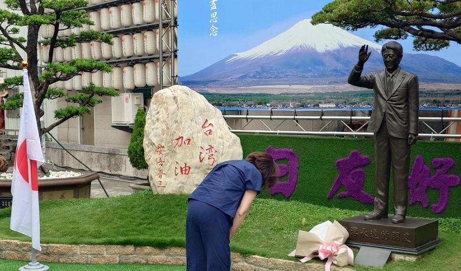 安倍没了 他老婆继续亲台？
安倍晋三老婆安倍昭惠昨天又去台湾了
而且是安倍去世后