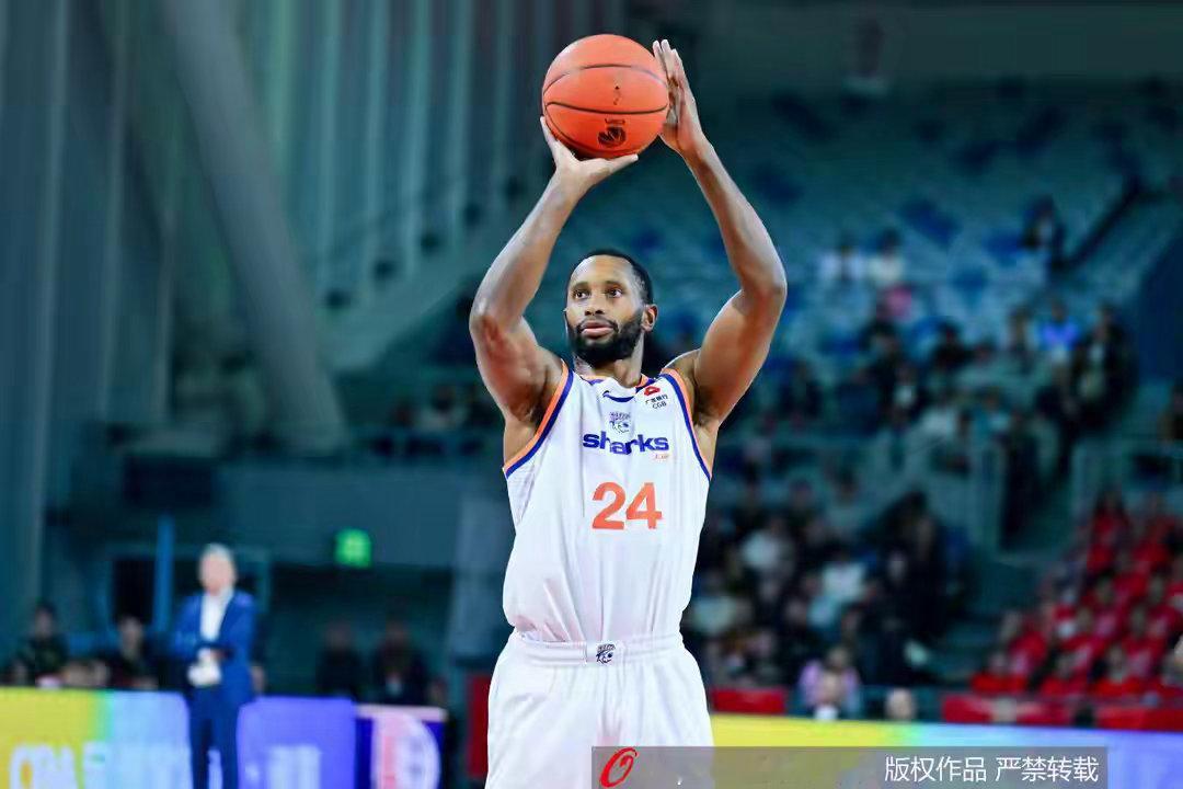 打得好都不休息！弗格&古德温打满20分钟合计10记三分球轰38分上海体育明星 4