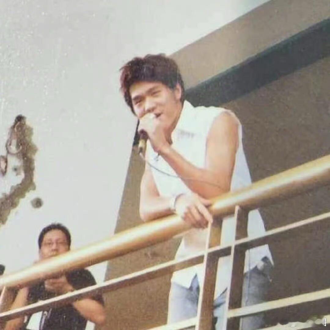 曹格 橹穆关于曹格的故事碎片4/唱功顶尖/究极机能怪|0.不是专业的介绍or分析