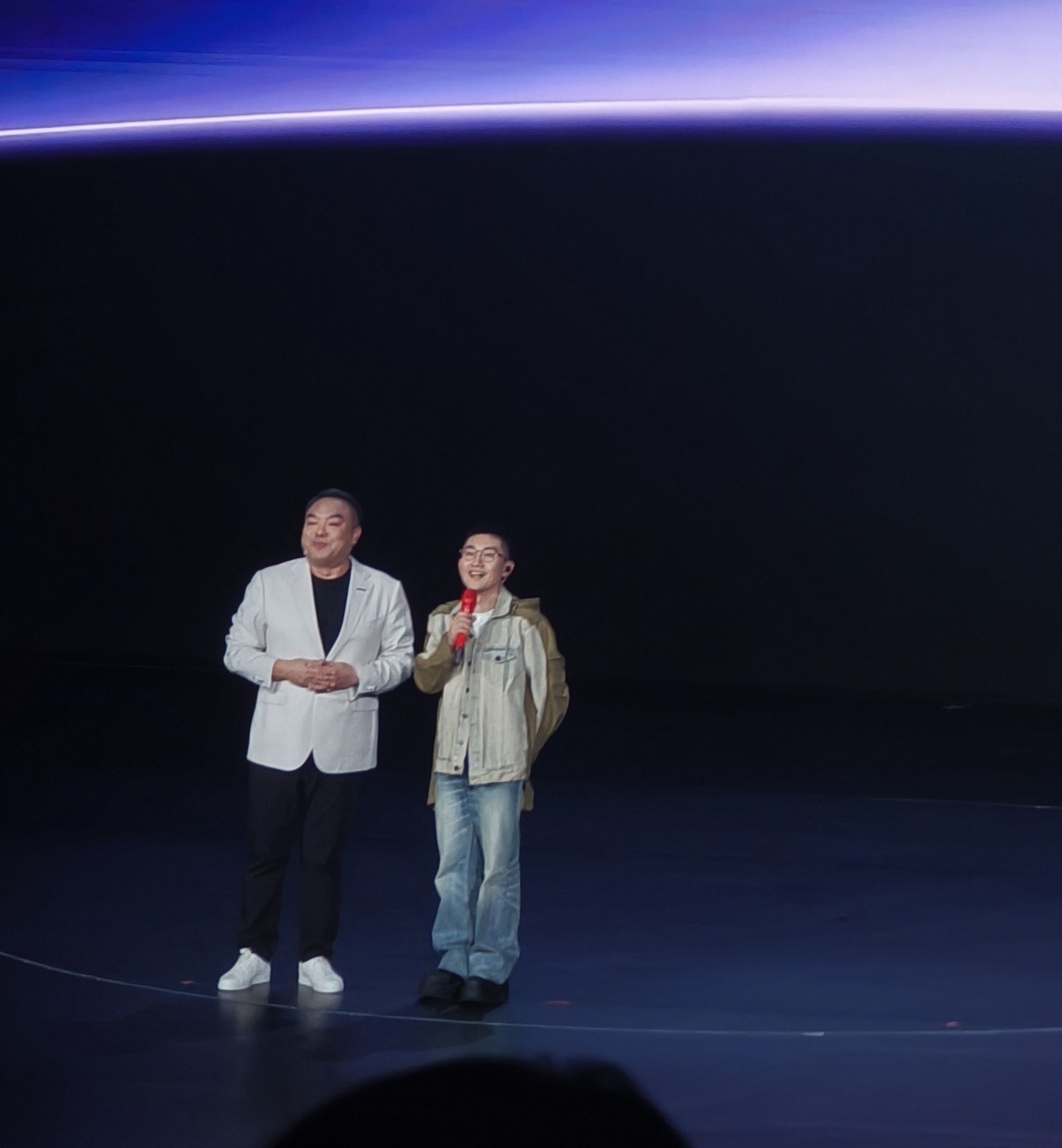 #比亚迪宋Ultra EV上市发布会#金志文在现场演唱了一首【远走高飞】自由洒脱