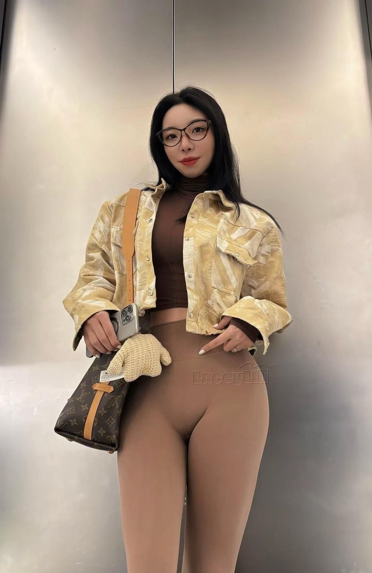 冷冷热热的天气☔️。瑜伽裤yyds 分享我的瑜伽裤穿搭 瑜伽裤穿出高级感