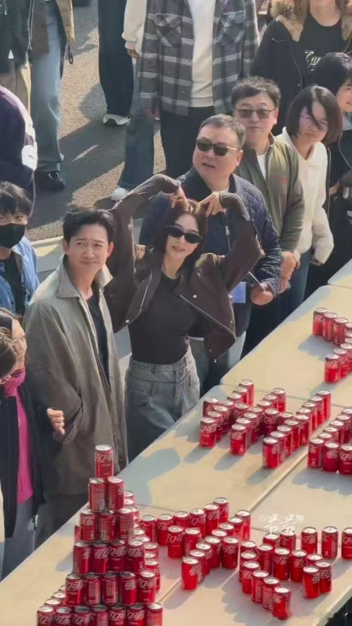 电视剧闪耀如她杀青 《闪耀如她》终于杀青！秦岚和王阳的搭配太完美了！爱情、职场、