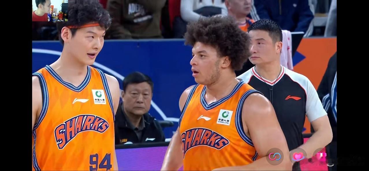 洛夫顿开挂，拒绝广州队爆冷！
本场比赛，广州队反客为主，凭借外线精准投篮和威金顿