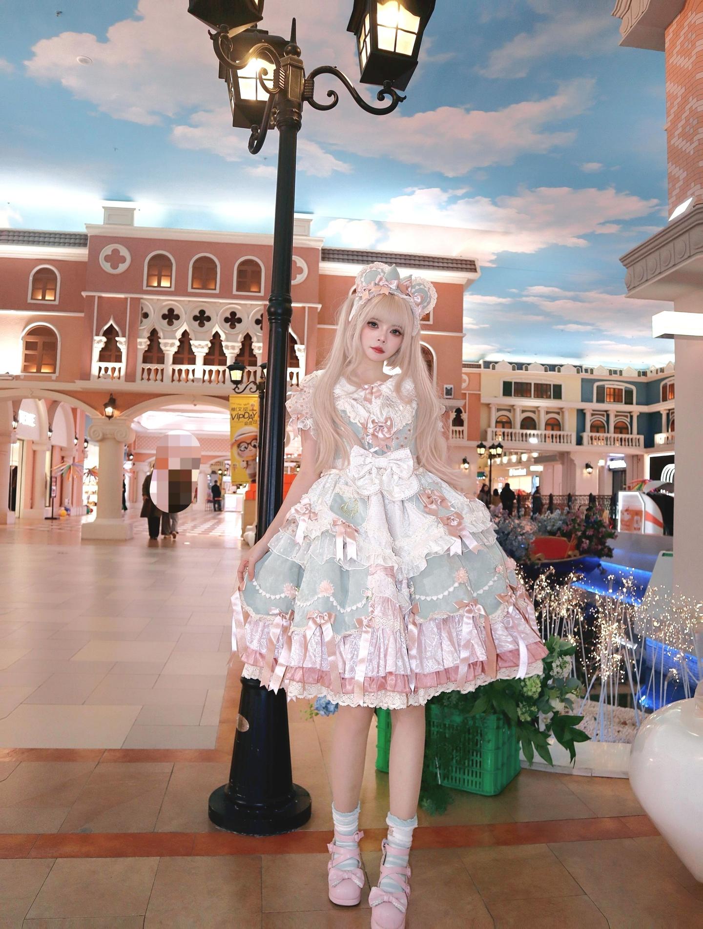 小熊桶子。主播今天学会了贴双眼皮贴 但是感觉怪怪的  &B绝了