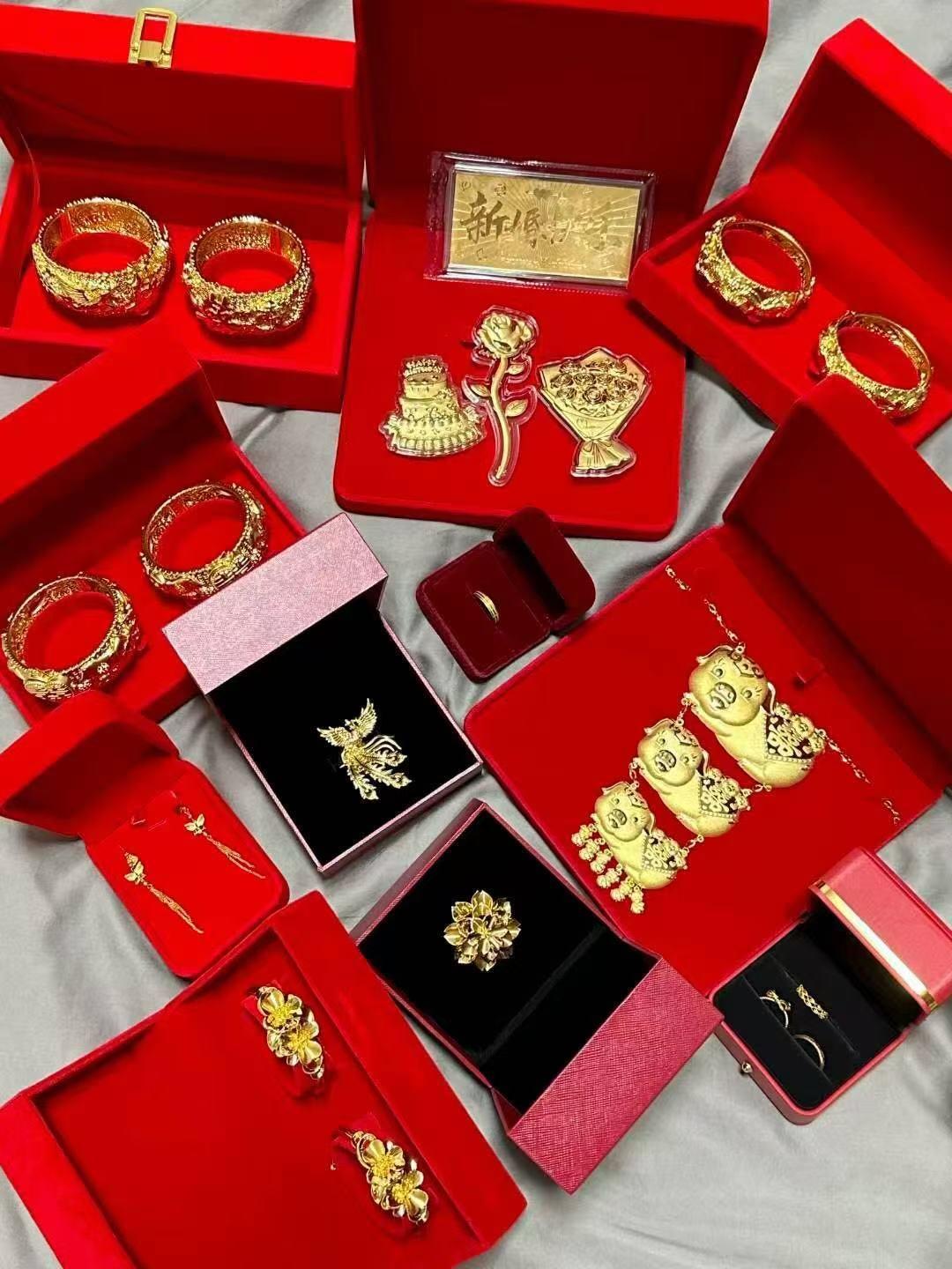 2月10日消息，印度1月黄金ETF净流入高达2404亿卢比，首次超越股票型基金。