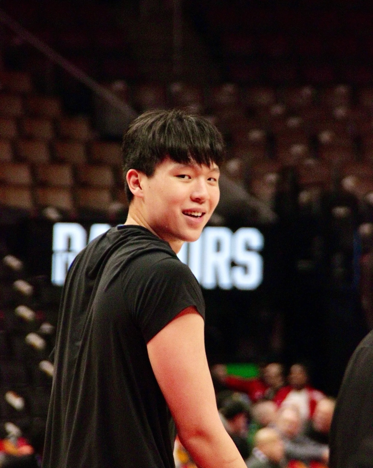 克林根和罗威都出战成疑，今天杨瀚森有机会获得大量出场时间！ 