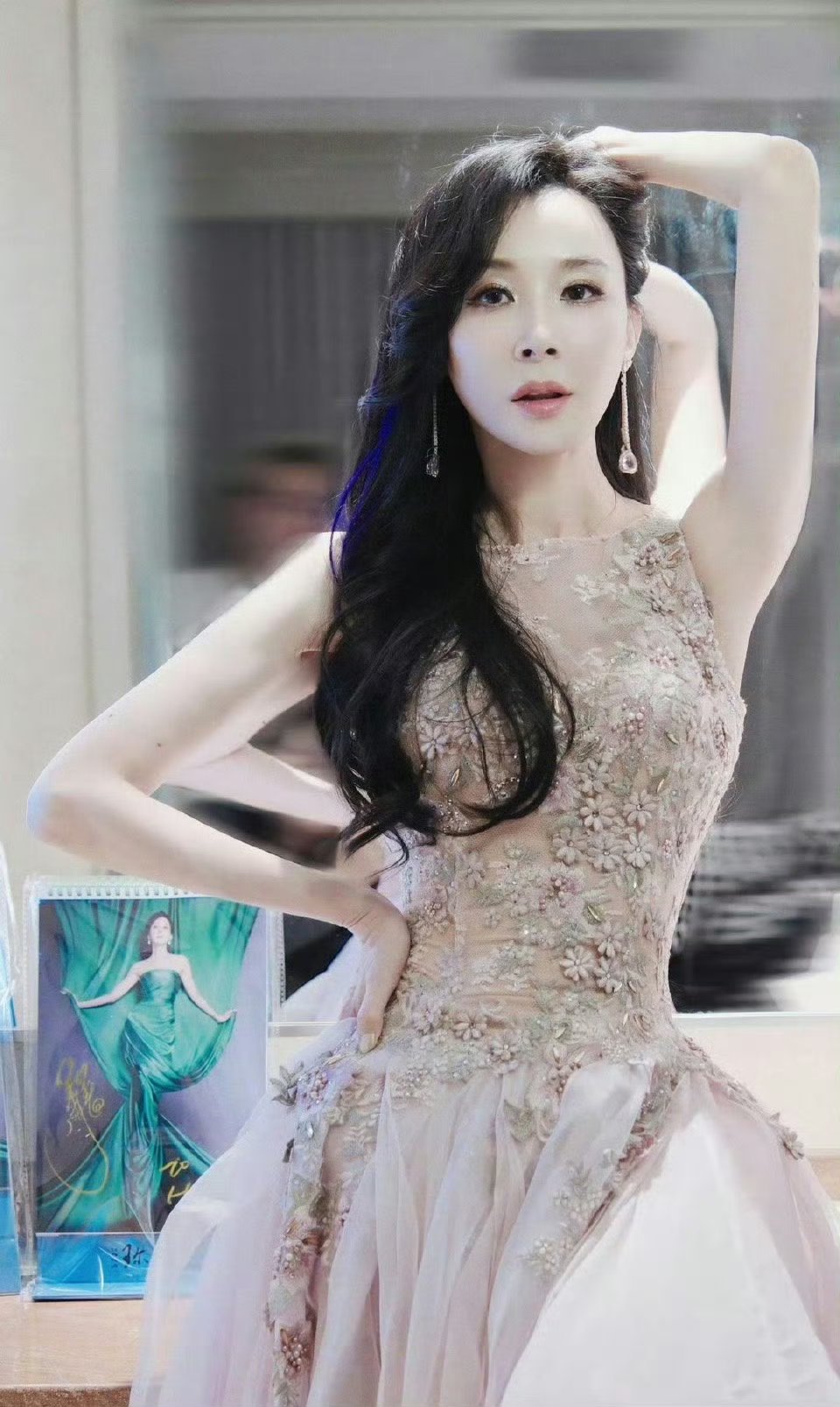 萧蔷团一公选曲彩虹的微笑萧蔷、陶昕然、安崎这组选《彩虹的微笑》，温柔姐姐+元气唱