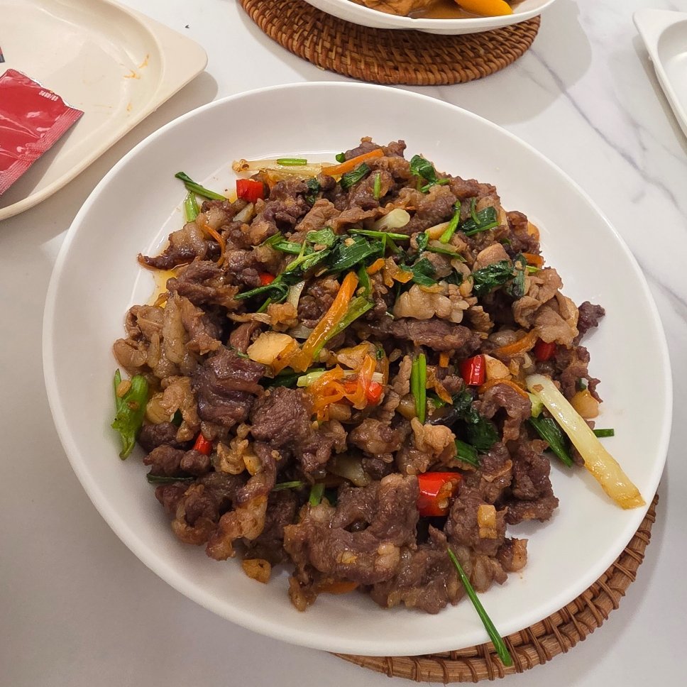 之前一直搞错了原来小炒黄牛肉精髓是要用牛腩肉来炒这次完美～ 