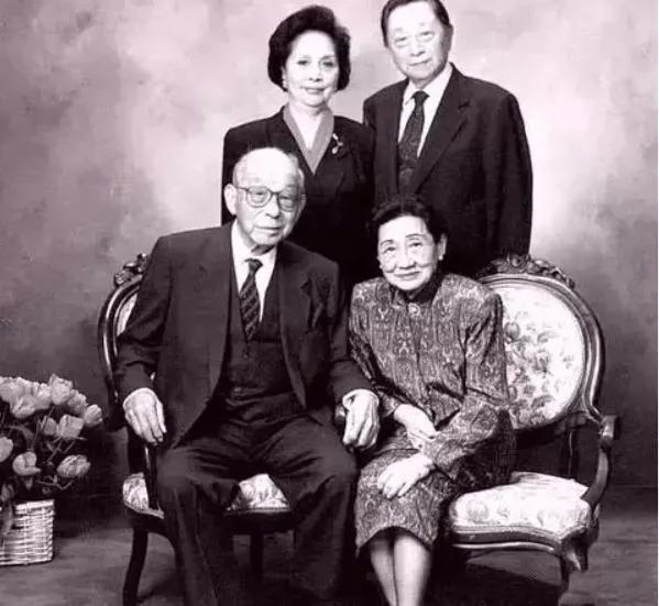 在历史的长河中，有许多家族的命运都充满了传奇色彩。而张学良家族，更是其中的佼佼者