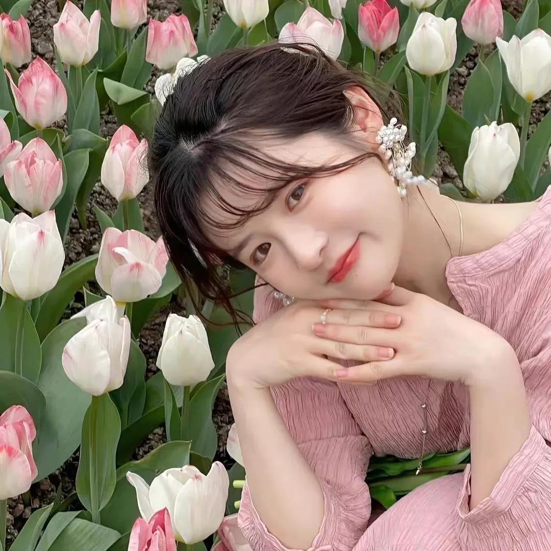 粉嫩少自然美少女自拍 女在花海中自拍，好美呀！花海少女照 花海少女写真 粉嫩连衣