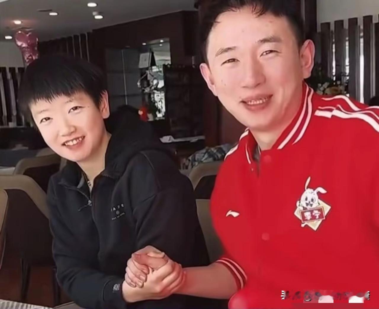 原来孙颖莎还有这段不为人知的往事！

最近前国手张煜东爆料了个事儿——孙颖莎刚进